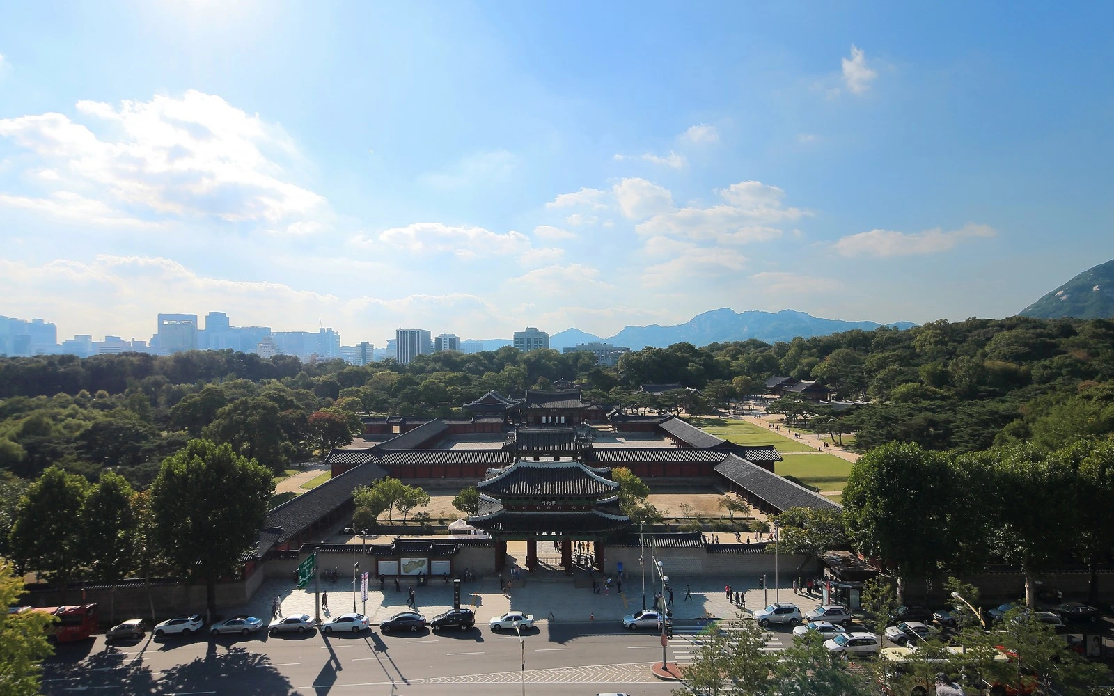 Changgyeonggung Palace — Myeongjeongjeon Hall